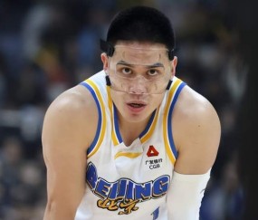 乐鱼·体育官方网站-北京首钢67比86惨败上海：范顶薪居然爆砍0分，还不如打NBA杨瀚森