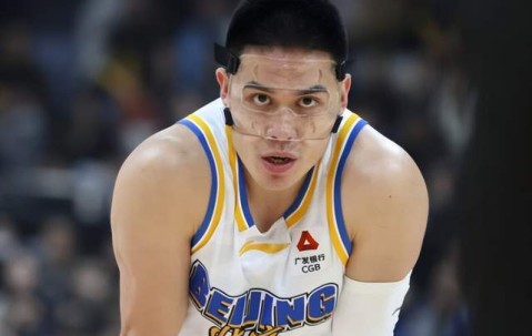 乐鱼·体育官方网站-北京首钢67比86惨败上海：范顶薪居然爆砍0分，还不如打NBA杨瀚森