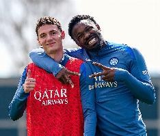 帕瓦尔：巴斯托尼是披着后卫外衣的中场 打拜仁谁防守好谁就赢