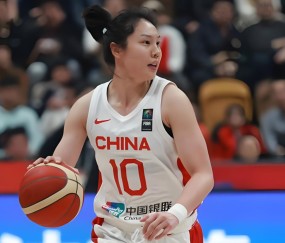 乐鱼app体育官方网站入口-女篮赢10分！有3人却开心不起来，表现糟糕 令人失望
