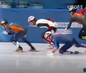 乐鱼app体育官方网站入口-被英国人犯规撞倒，孙龙刘少昂无缘短道1500米奖牌
