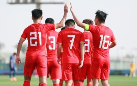 乐鱼leyu体育-U23国足胜不足喜？泰国4次送礼 但别否认赢球意义