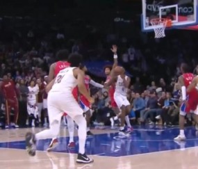 乐鱼leyu体育-关键判罚！莫布里上篮造成乌布雷犯规 76人挑战失败