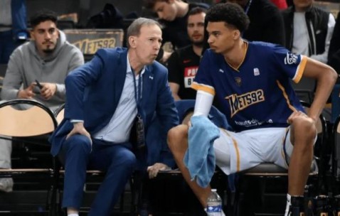 马刺出品必属精品！文班教练：他去马刺可太好了