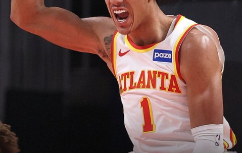 乐鱼app体育官方网站入口-4+1+1失误！一个赛季就打2场，变第一诈骗犯了